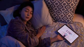 Se relaxer et s'endormir grâce à l'ASMR