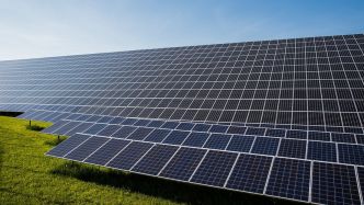 Plus de photovoltaïque et d'éolien off-shore, relance de la filière nucléaire : les grands axes du plan énergie-climat de la France pour 2024