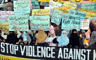 Pakistan. Les autorités doivent mettre fin à l'impunité des conseils tribaux face à la persistance des crimes « d'honneur »