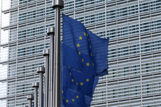 DSA : Bruxelles ajoute trois sites pornographiques à la liste des "très grandes plateformes"