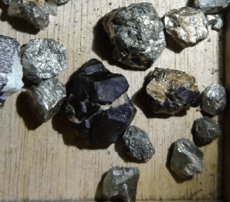 Tableau d'identification des roches