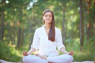 Méditation du soir : moins de stress pour son sommeil