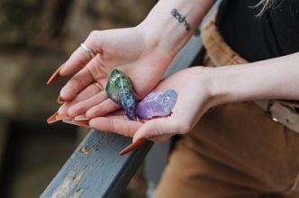 Qui peut pratiquer le lithothérapie ?