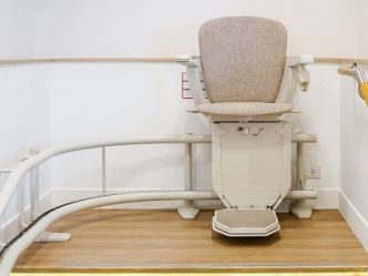Les différentes astuces pour bien choisir un monte-escalier
