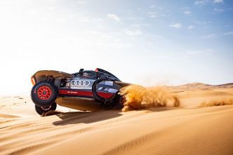 Peterhansel et Al Rajhi piégés, Sainz en tête de l'étape "48H Chrono"