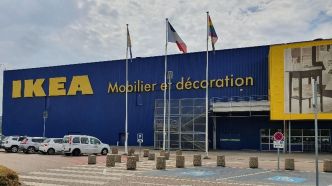 Ikea cartonne avec ce bureau qui se règle en hauteur pour travailler debout ou assis