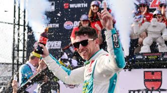 Denny Hamlin remplit sa promesse à Dover