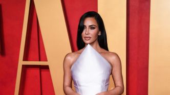 Kim Kardashian, coloration rose et short mini en cuissardes : elle change de look radicalement