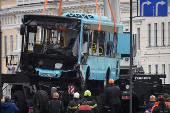 Russie: sept personnes tuées dans la chute d'un bus dans une rivière à Saint-Pétersbourg