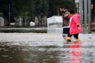Au Brésil, de nouvelles pluies sur Porto Alegre où le nombre de personnes déplacées a doublé