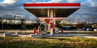 Carburant : pourquoi les prix à la pompe atteignent-ils des sommets sur l'autoroute ?