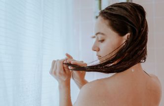 3 signes qui prouvent que vous devez changer de shampoing