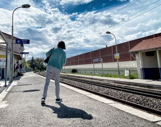 "Les gens ont besoin d'un contact, c'est de plus en plus vital": sans guichets, est-ce la fin de "l'humain" dans ces gares de la Côte d'Azur?