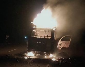 Gaoual : un minibus de transport en partance en Guinée Bissau prend feu