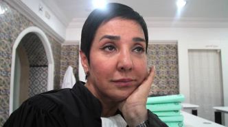 Sonia Dahmani, l’avocate tunisienne arrêtée devant les caméras après des propos sarcastiques sur l’état du pays