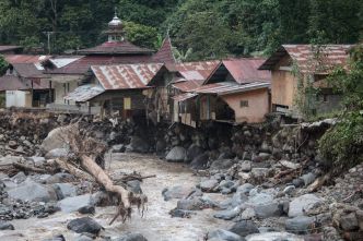 En Indonésie, une trentaine de morts dans des inondations et des coulées de lave froide