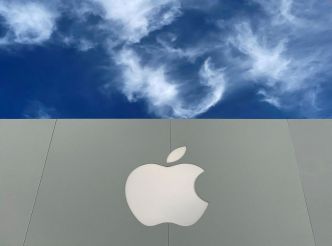 Les groupes de presse britanniques mettent en garde Apple contre les projets de blocage des publicités, selon le FT