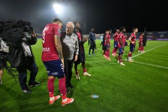 Pascal Gastien et les Clermontois "tristes et déçus" après la relégation du Clermont Foot en Ligue 2 [vidéo]