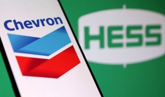 Schumer demande à la FTC de freiner la fusion Chevron-Hess de 53 milliards de dollars