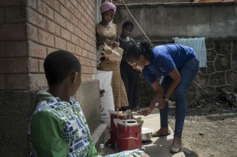 En Afrique, la « cuisson propre », double combat pour les femmes et le climat