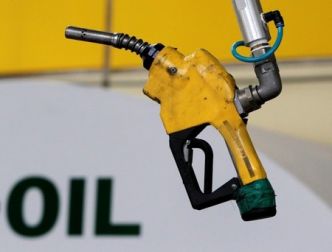 Le pétrole prolonge sa chute en raison des signes de faiblesse de la demande de carburant et de la vigueur du dollar