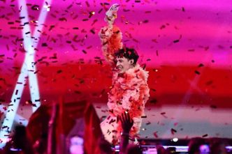 "Nous sommes vraiment fiers et heureux": Le Suisse Nemo, vainqueur de l'Eurovision 2024, accueilli en héros dans son pays