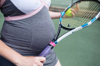 Les femmes enceintes peuvent-elles jouer au tennis ?