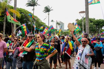 Nouvelle-Calédonie: une réforme sensible à l'Assemblée, de vives tensions dans l'archipel