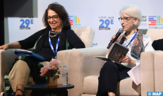 Le SIEL rend hommage au parcours distingué de l'écrivaine Aïcha Belarbi