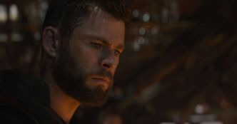 Chris Hemsworth réplique aux critiques de Scorsese et Coppola sur Marvel et évoque une “malédiction des super-héros”…