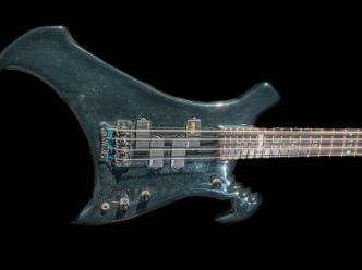 Une guitare du groupe The Who vendue aux enchères à Lyon le 23 mai 
