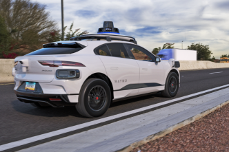 Suite à plusieurs collisions, les États-Unis enquêtent sur le système de conduite autonome de Waymo