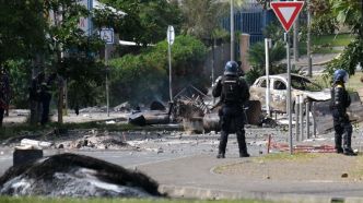 Nouvelle-Calédonie : un mort par balle, des « centaines » de blessés, les forces de l'ordre attaquées... le point sur la situation