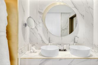 Cet architecte a décoré les plus beaux hôtels : voici ces 5 conseils pour une salle de bain 5 étoiles
