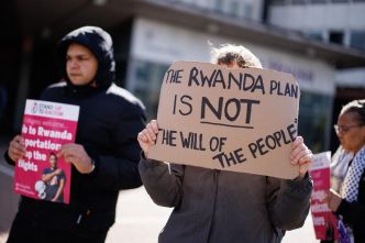 Au Royaume-Uni, les migrants vivent la peur au ventre d'être envoyés au Rwanda