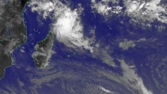 La saison cyclonique a officiellement pris fin : Une possible tempête au sud-ouest des Seychelles ce week-end... La Réunion restera sous le soleil