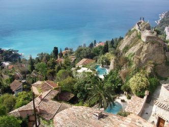 Didier Deschamps dévoile sa splendide villa avec piscine estimée à 3 millions d'euros au Cap-d'Ail