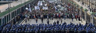 Ouyahia : ceux qui « brandissent l'épouvantail du printemps arabe en Algérie se leurrent »