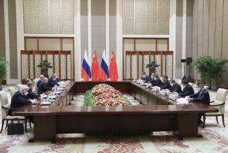 Xi Jinping s'entretient avec Vladimir Poutine, tra�ant la voie pour renforcer les relations