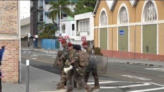 Émeutes en Nouvelle-Calédonie : les blindés tentent de ramener le calme à Nouméa