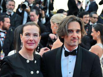 Cannes 2024 : Carole Bouquet et Dimitri Rassam rivalisent de classe, mère et fils accordés