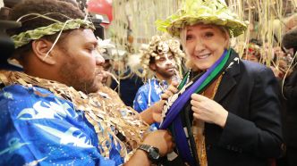 En Nouvelle-Calédonie, Marine Le Pen plaide pour nouveau référendum (un revirement spectaculaire)