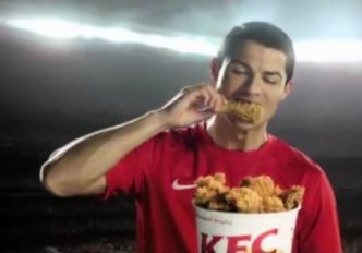 Cristiano Ronaldo signe chez KFC Arabia !