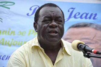 Féfé Onanga va boycotter le referendum à Port-Gentil