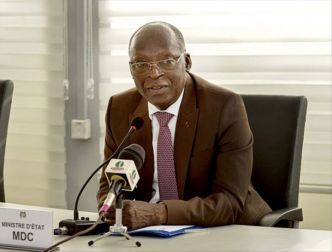 Descente du ministre dEtat à la SoNaMa : Bio Tchané promeut une agriculture mécanisée (Matin libre)