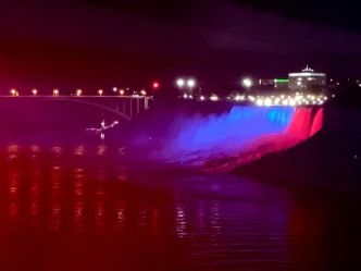 18 mai : L'illumination des chutes du Niagara parmi les activités du 221e anniversaire au Canada de création du drapeau bleu et rouge d'Haïti