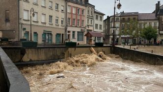 Inondations en Moselle : le département reste en vigilance rouge aux crues, l'heure est au nettoyage
