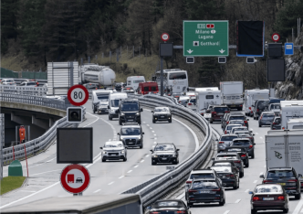 Week-end de Pentecôte: Des bouchons paralysent le trafic au tunnel du Gothard