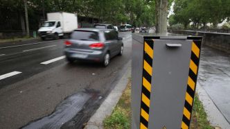 Dordogne : lassé des automobilistes qui roulent trop vite, un garçon de 12 ans installe un faux radar