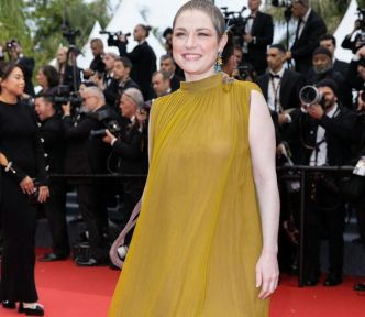 Émilie Dequenne, émue, fait son retour symbolique à Cannes après son cancer
